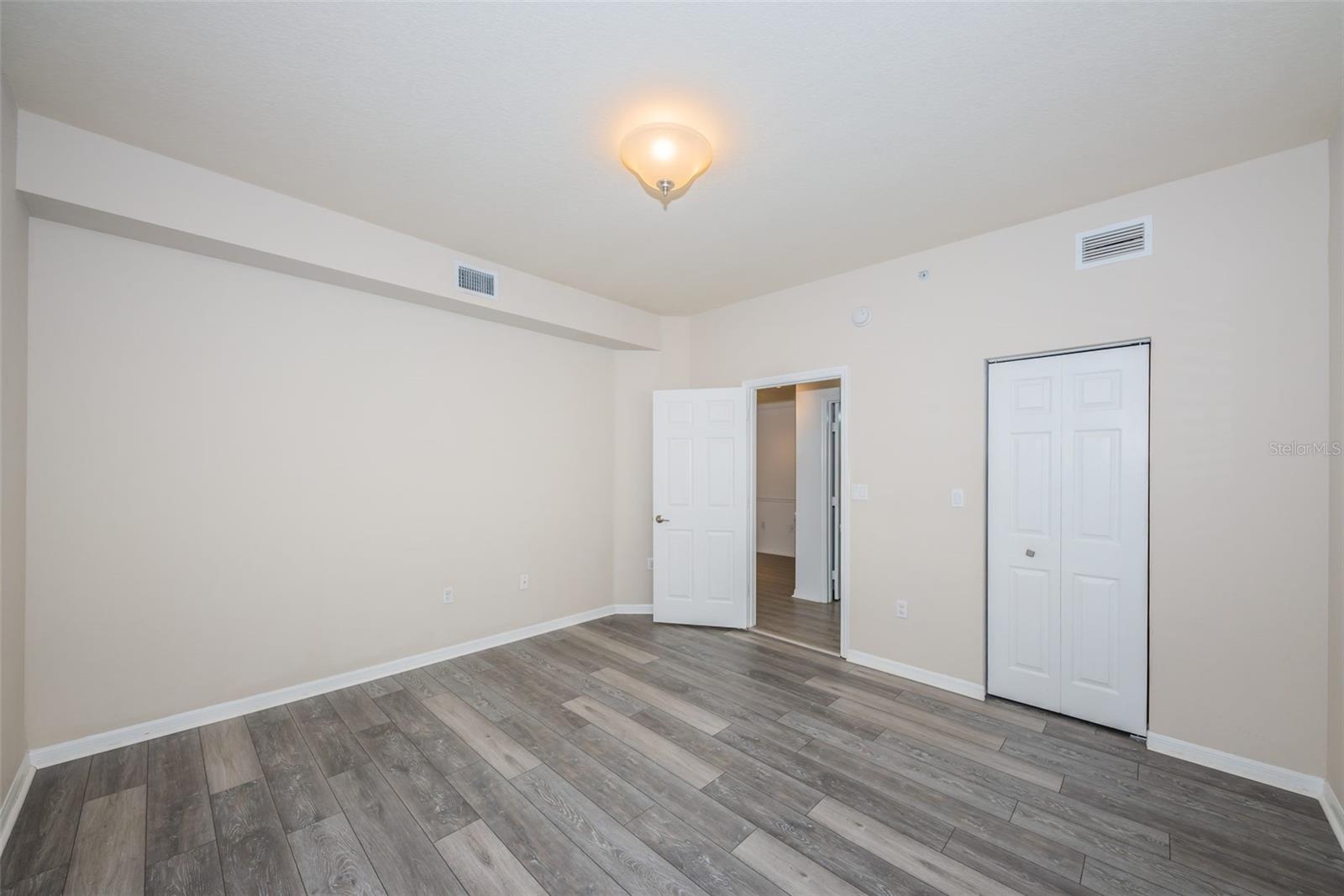 5215 BEACH BREEZE CT #5215