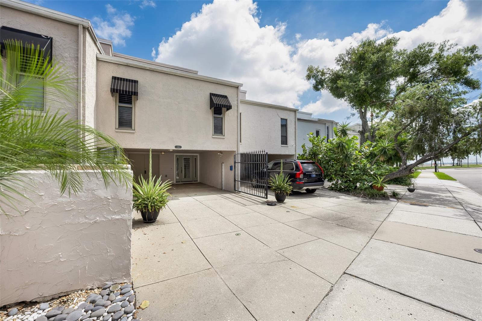 716 S BREVARD AVE