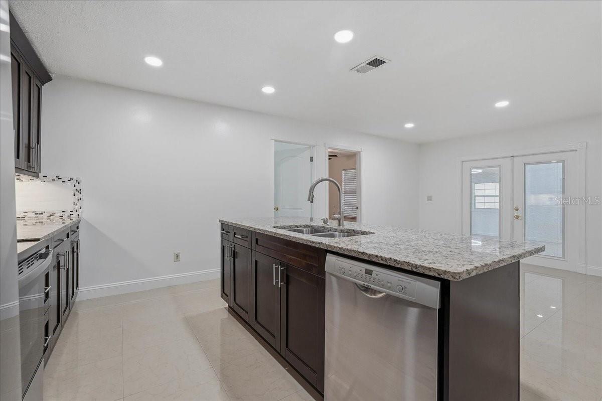 7047 SILVERMILL DR
