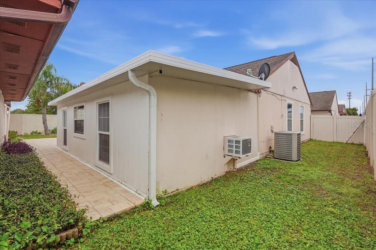 7047 SILVERMILL DR
