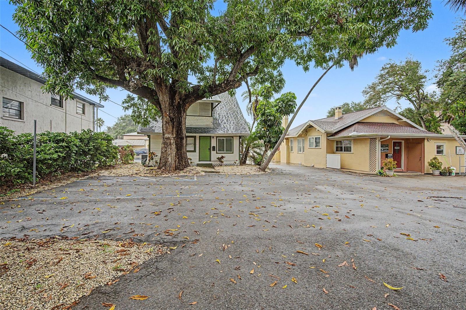 2019 MANATEE AVE W