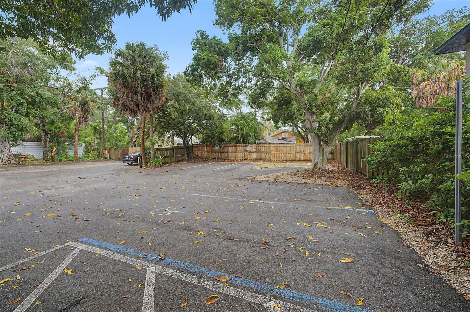 2019 MANATEE AVE W