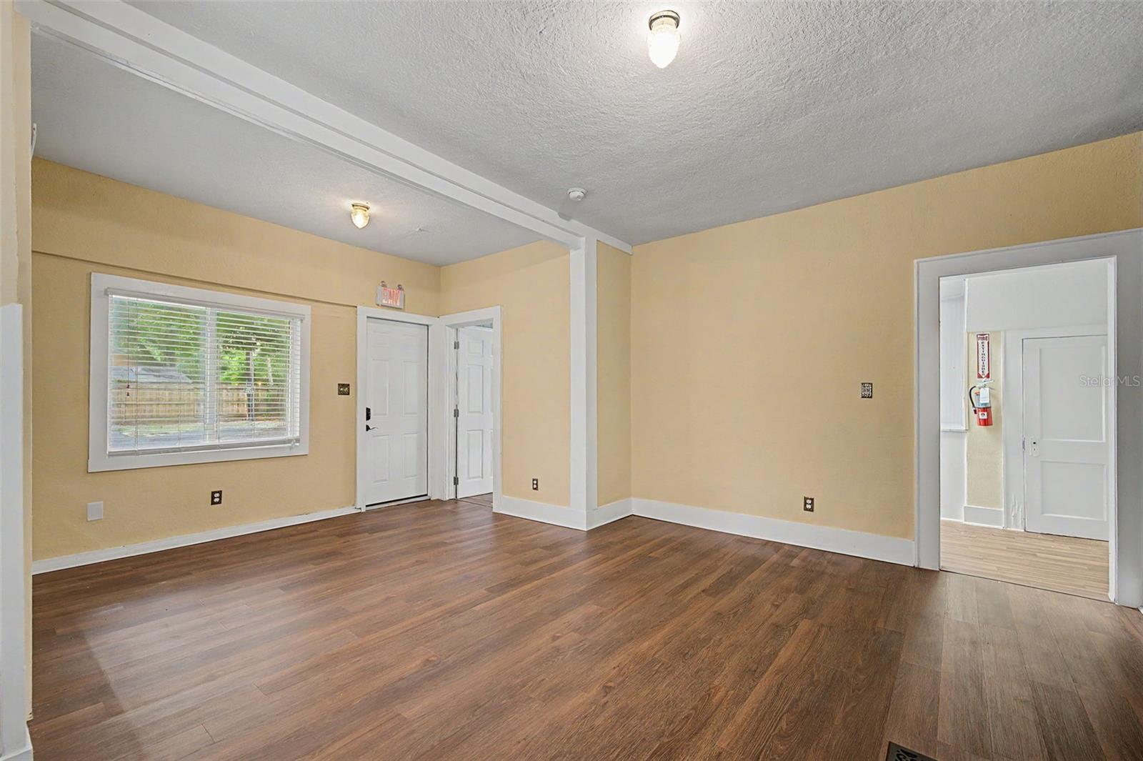 2019 MANATEE AVE W