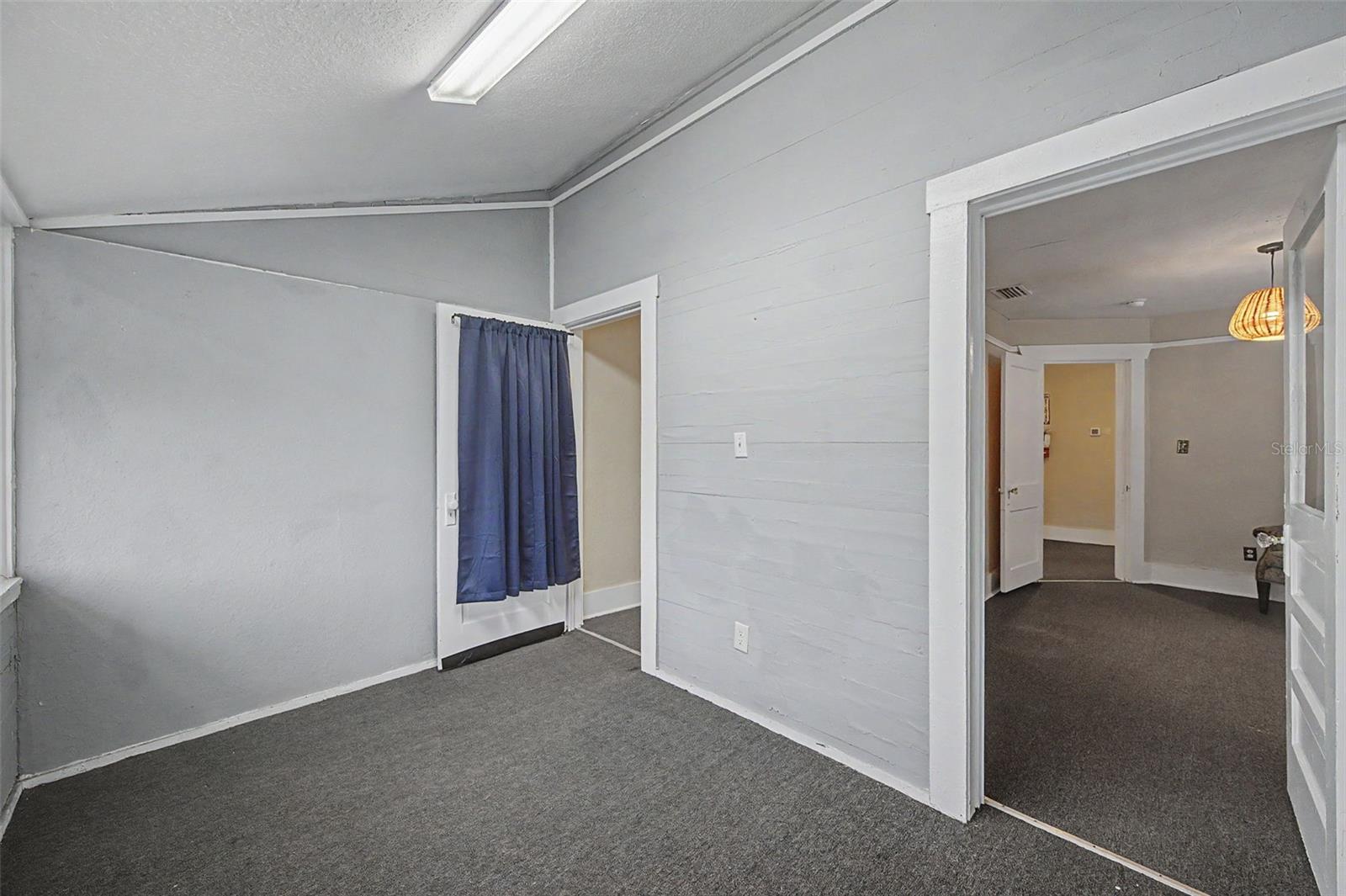 2019 MANATEE AVE W