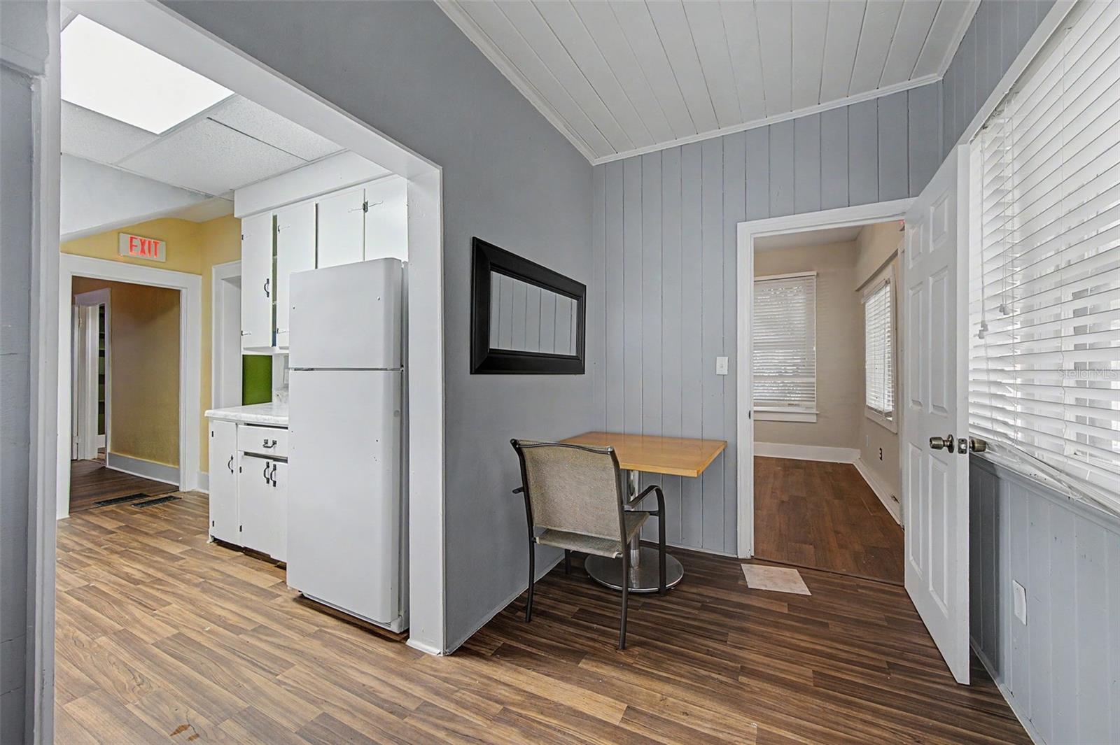 2019 MANATEE AVE W