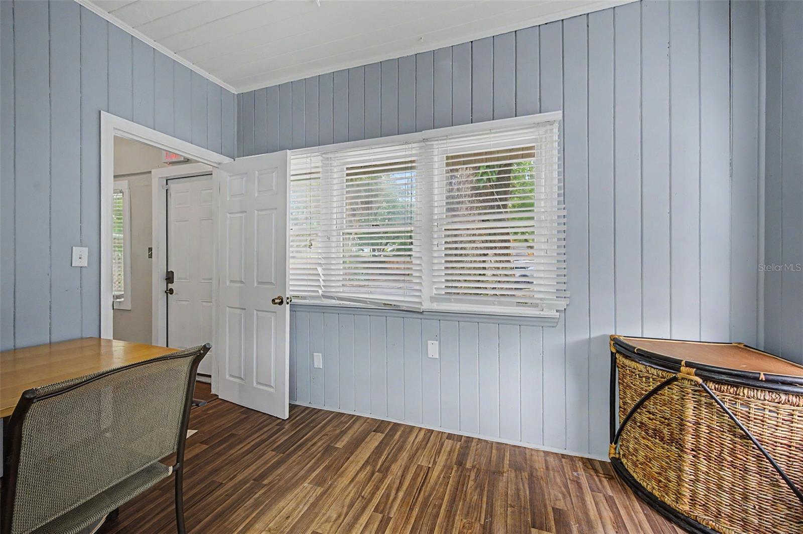2019 MANATEE AVE W