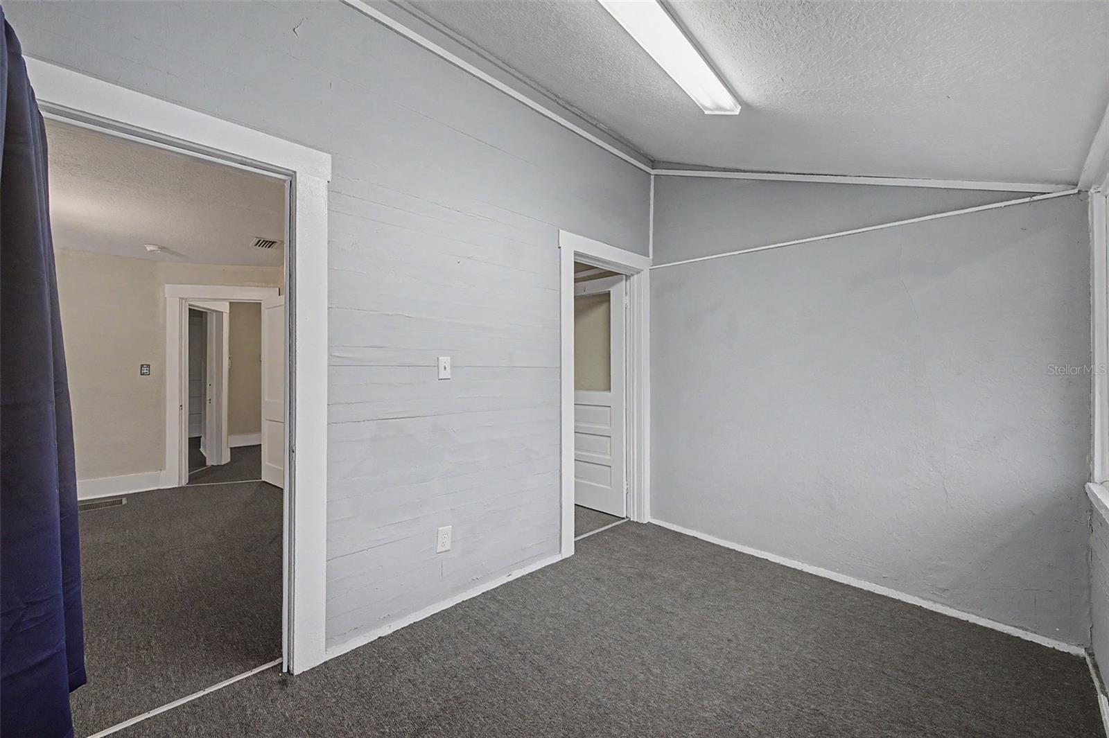 2019 MANATEE AVE W