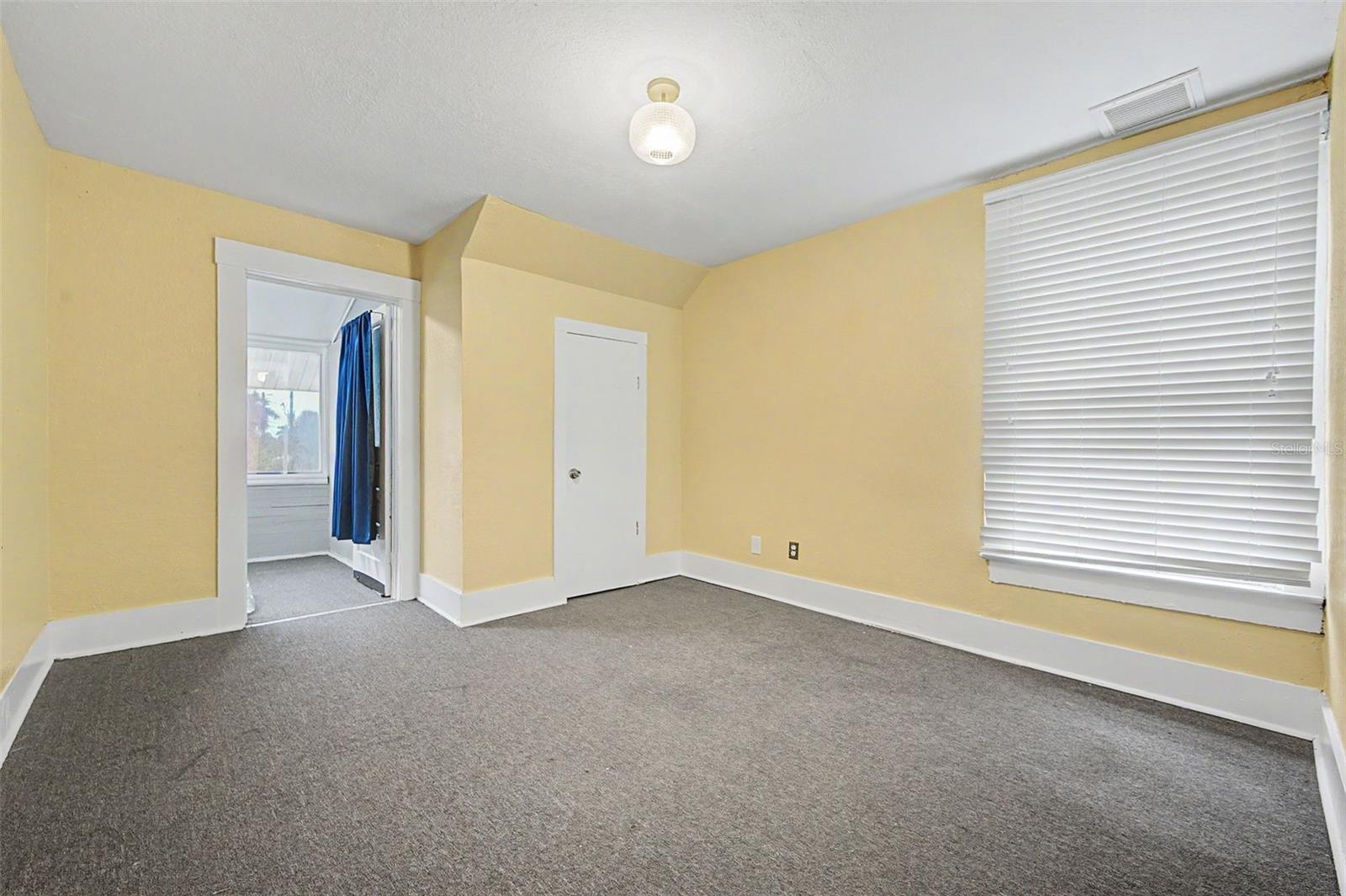 2019 MANATEE AVE W