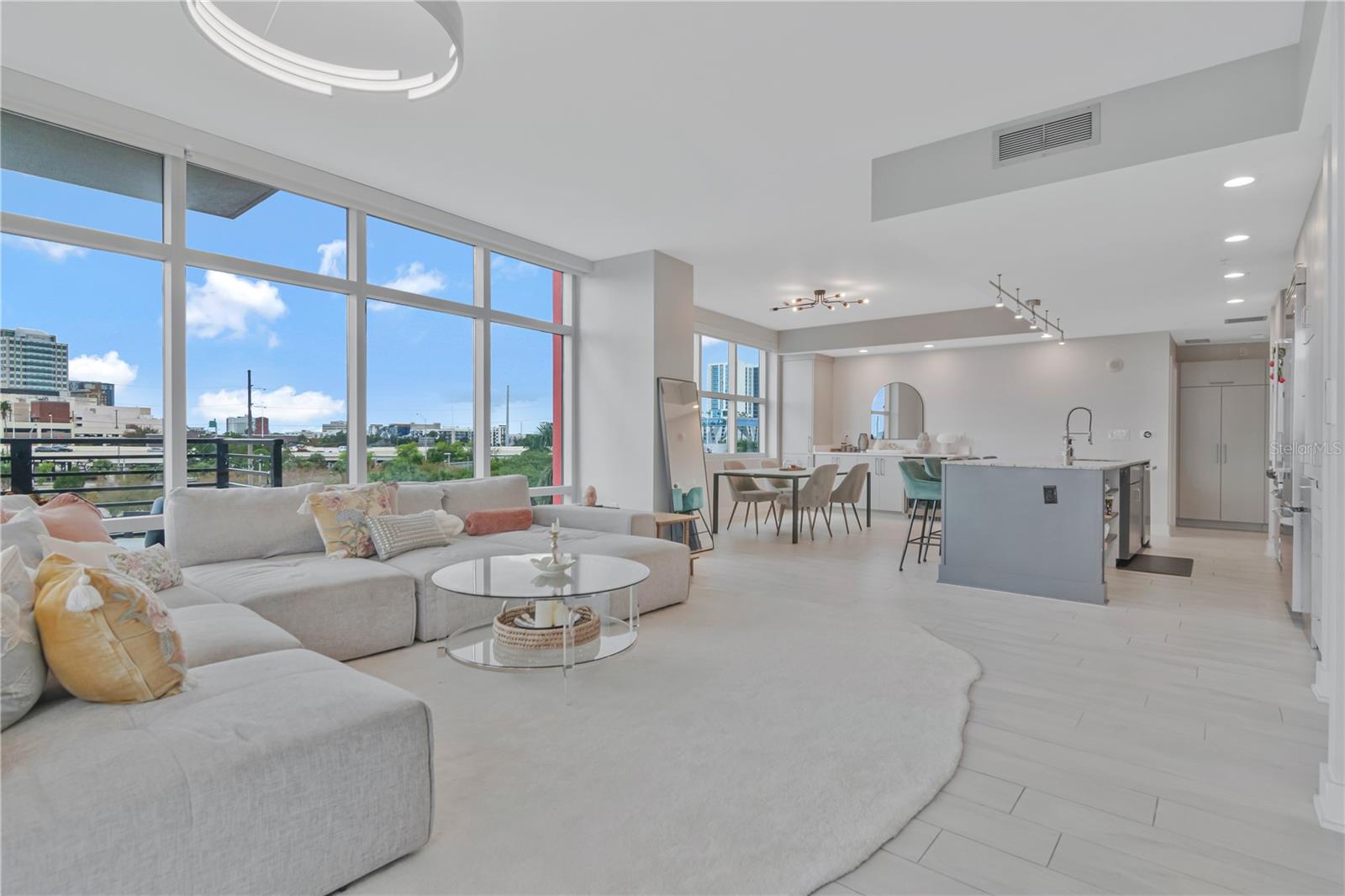 1120 E KENNEDY BLVD #419
