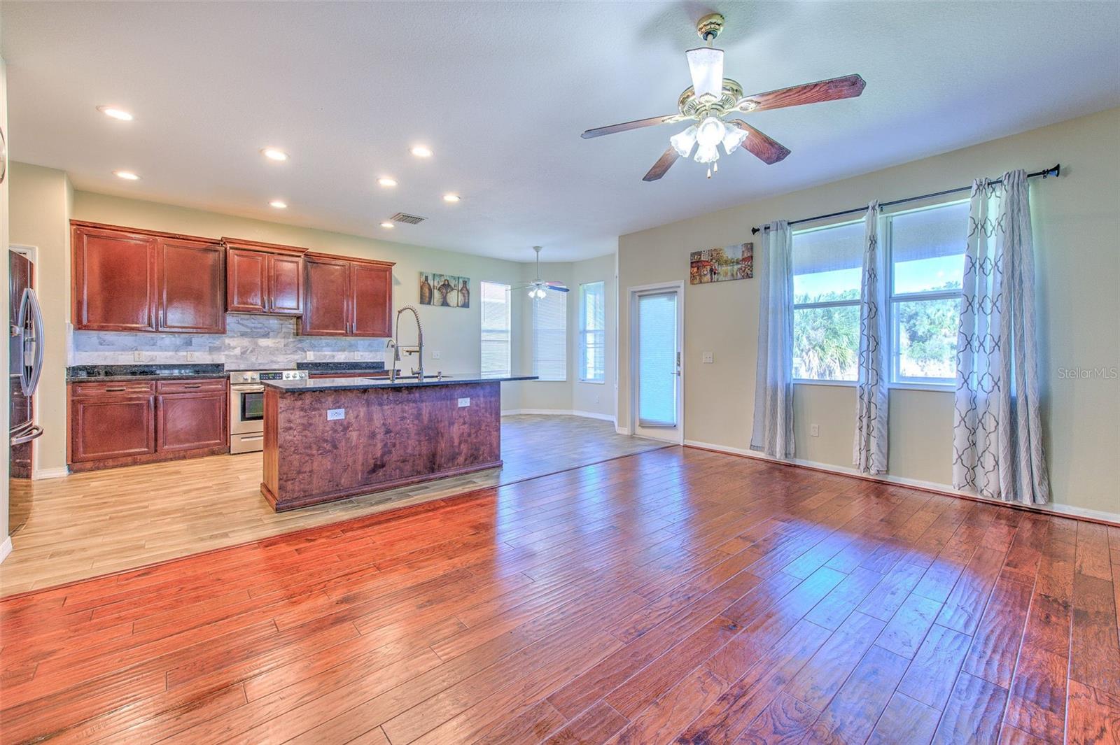 8804 SANDY PLAINS DR