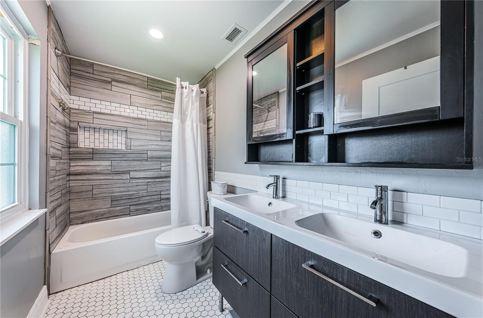 1775 MARYLAND AVE NE