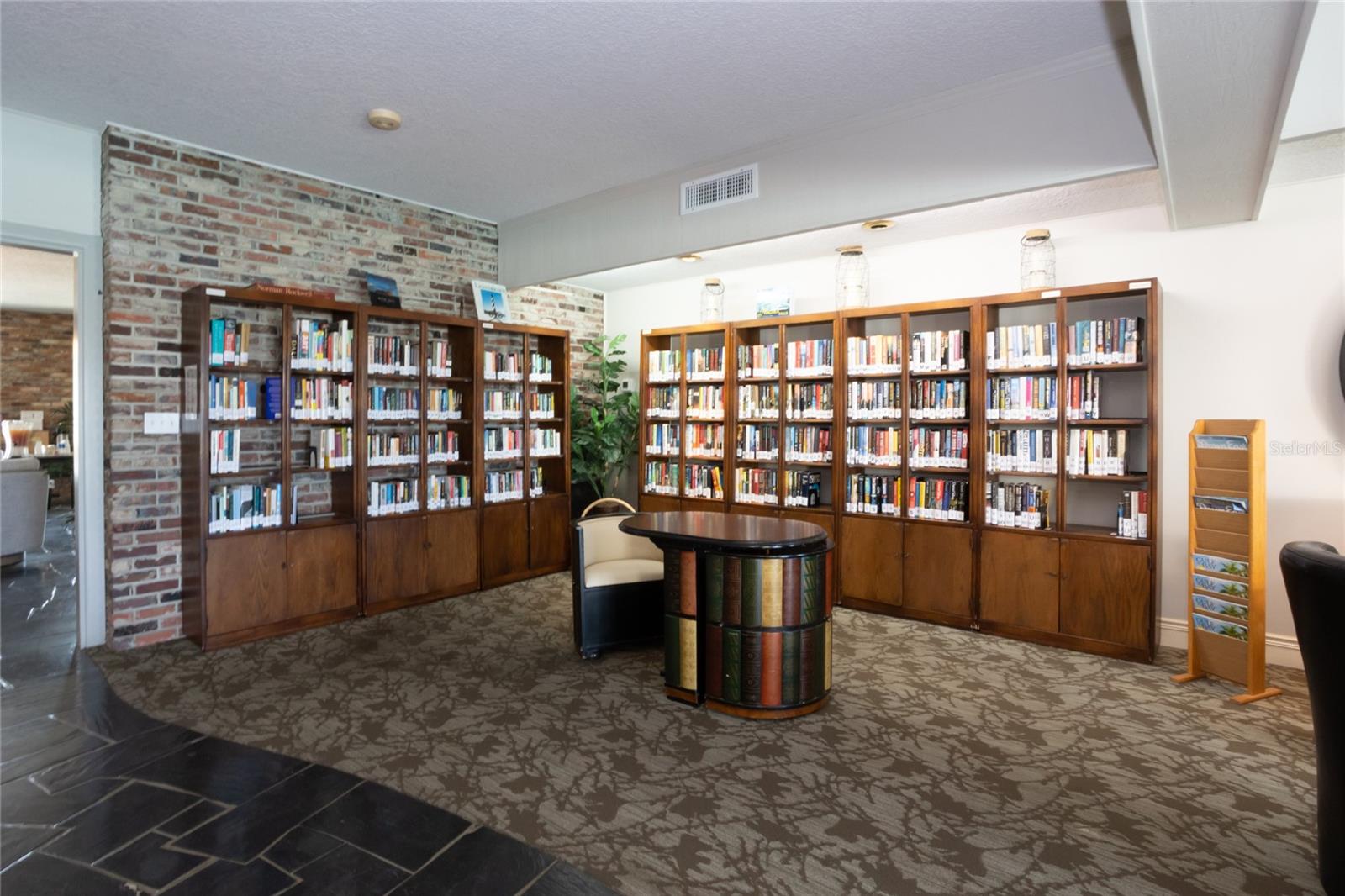 5020 BRITTANY DR S #313