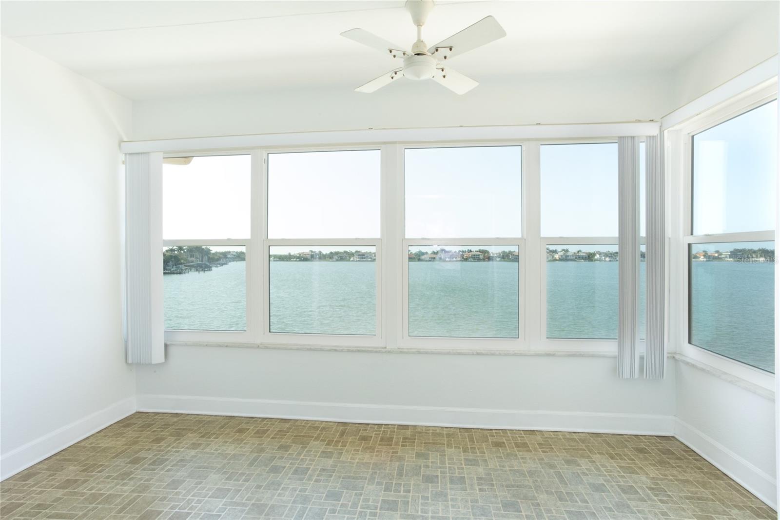 5020 BRITTANY DR S #313