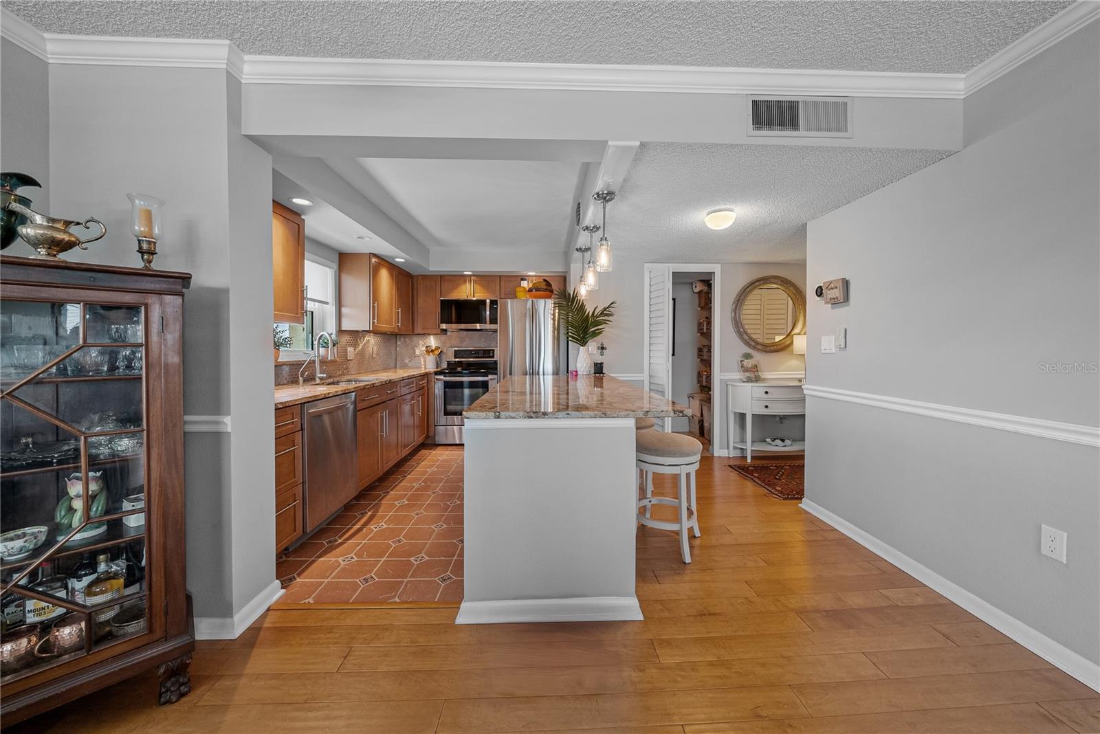 1120 NORTH SHORE DR NE #1005