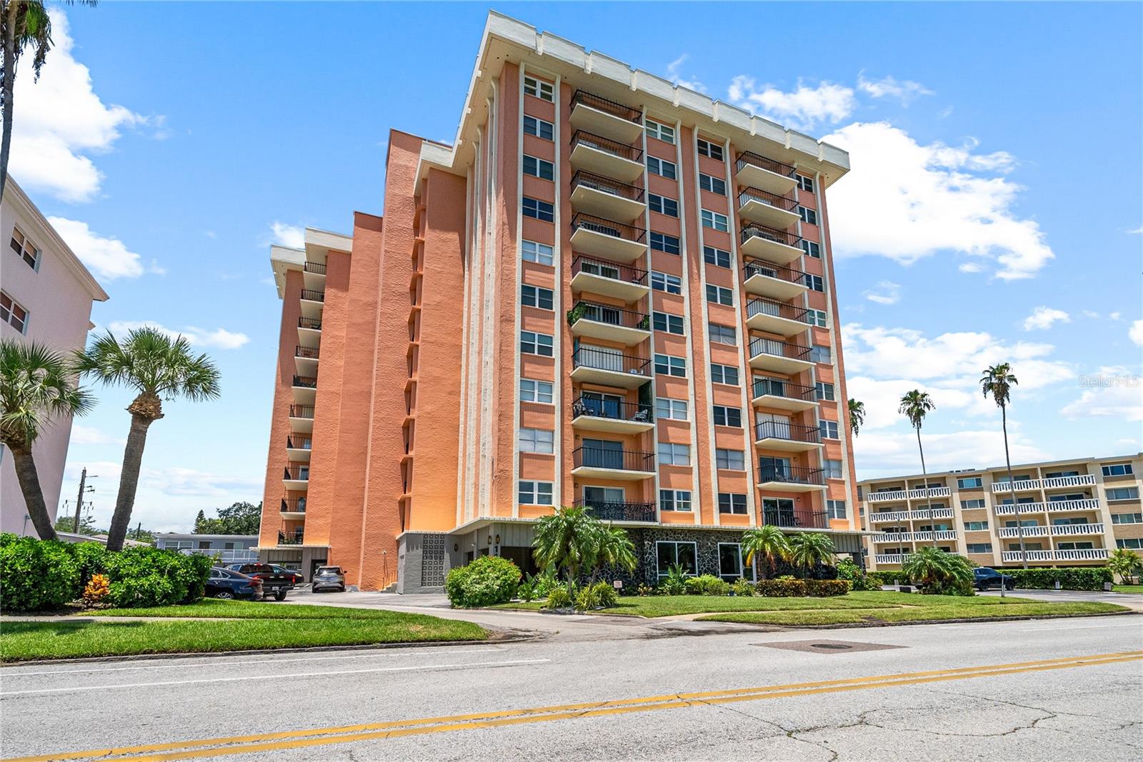 1120 NORTH SHORE DR NE #1005