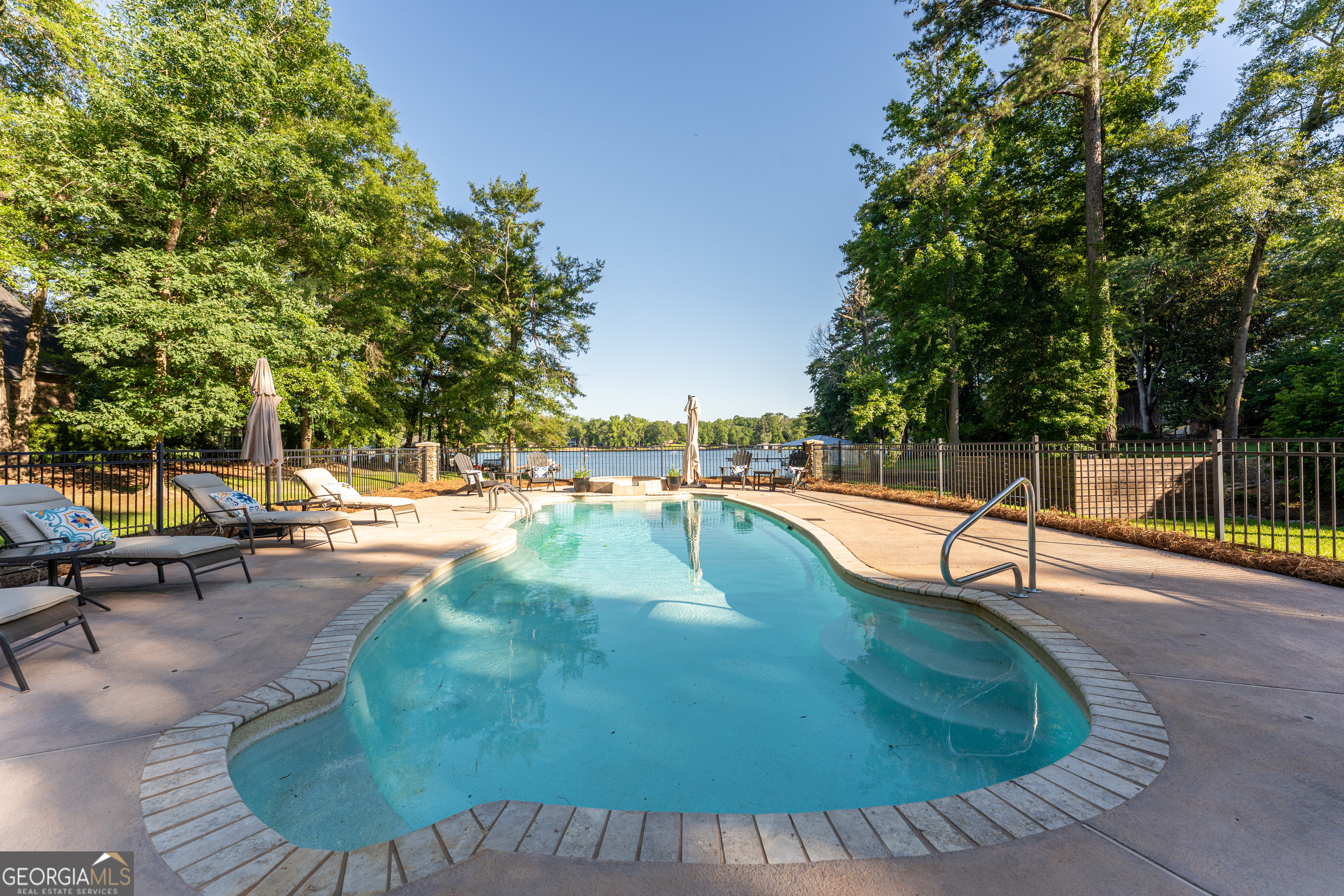 183 Lakecrest Drive
