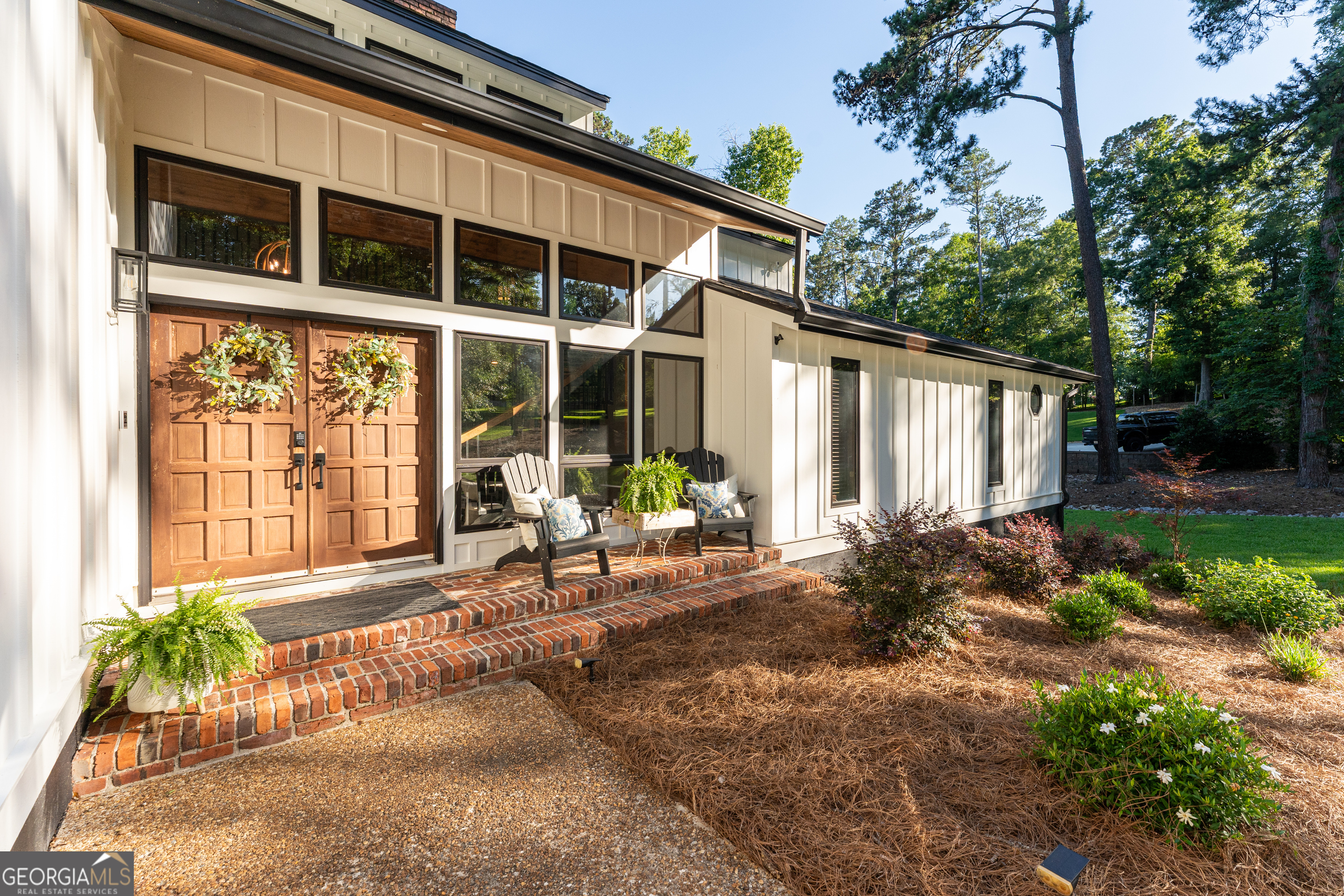 183 Lakecrest Drive