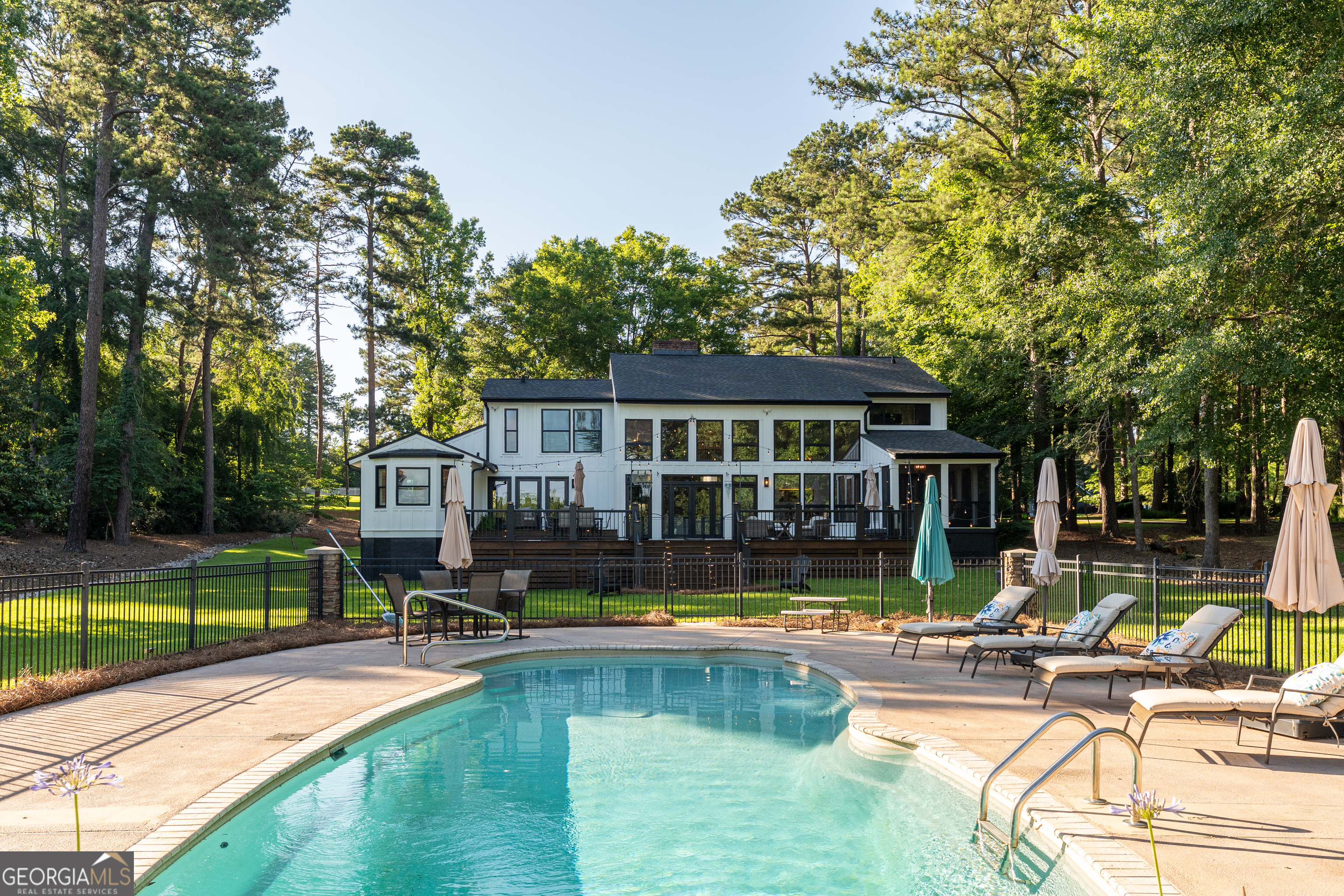 183 Lakecrest Drive