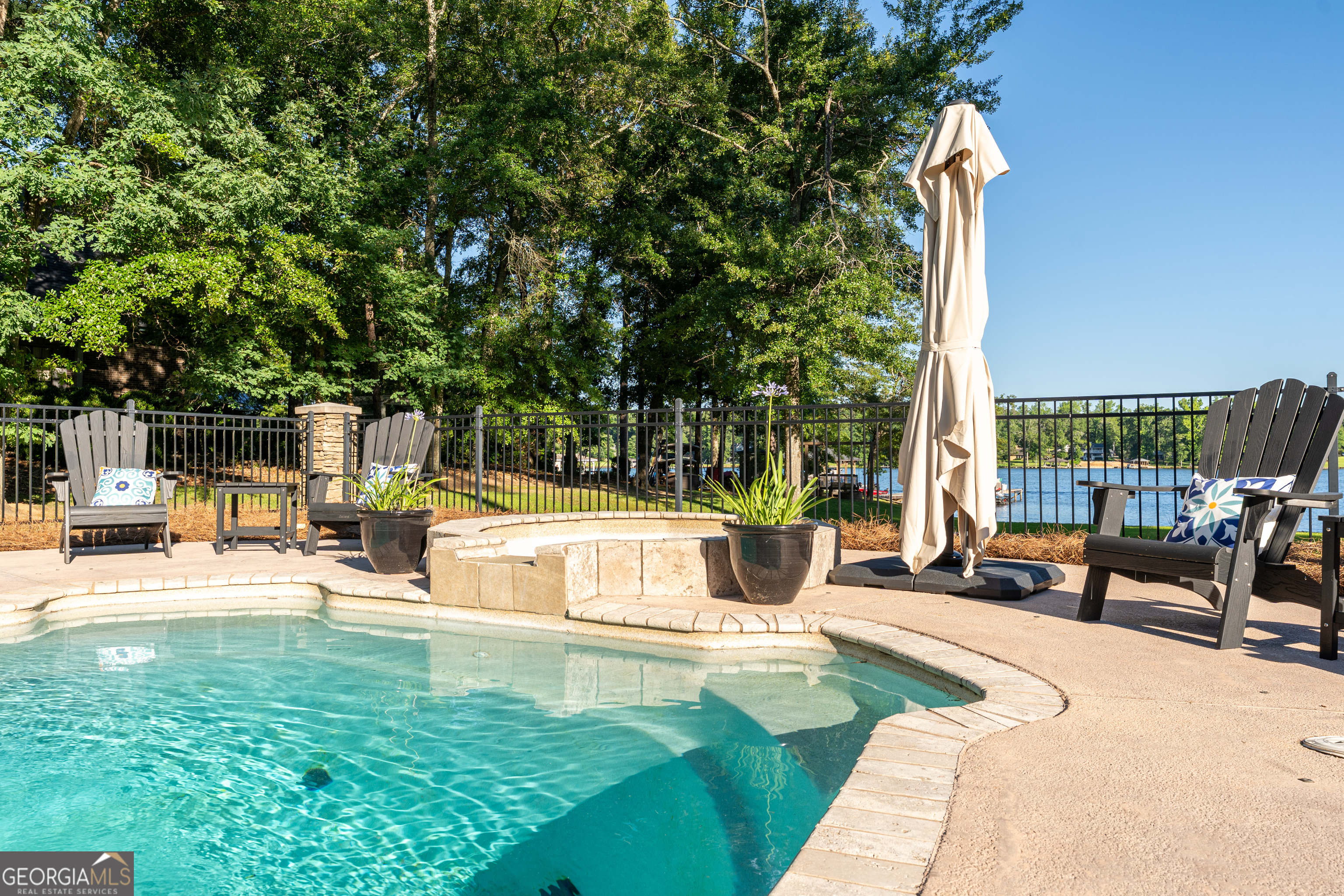 183 Lakecrest Drive