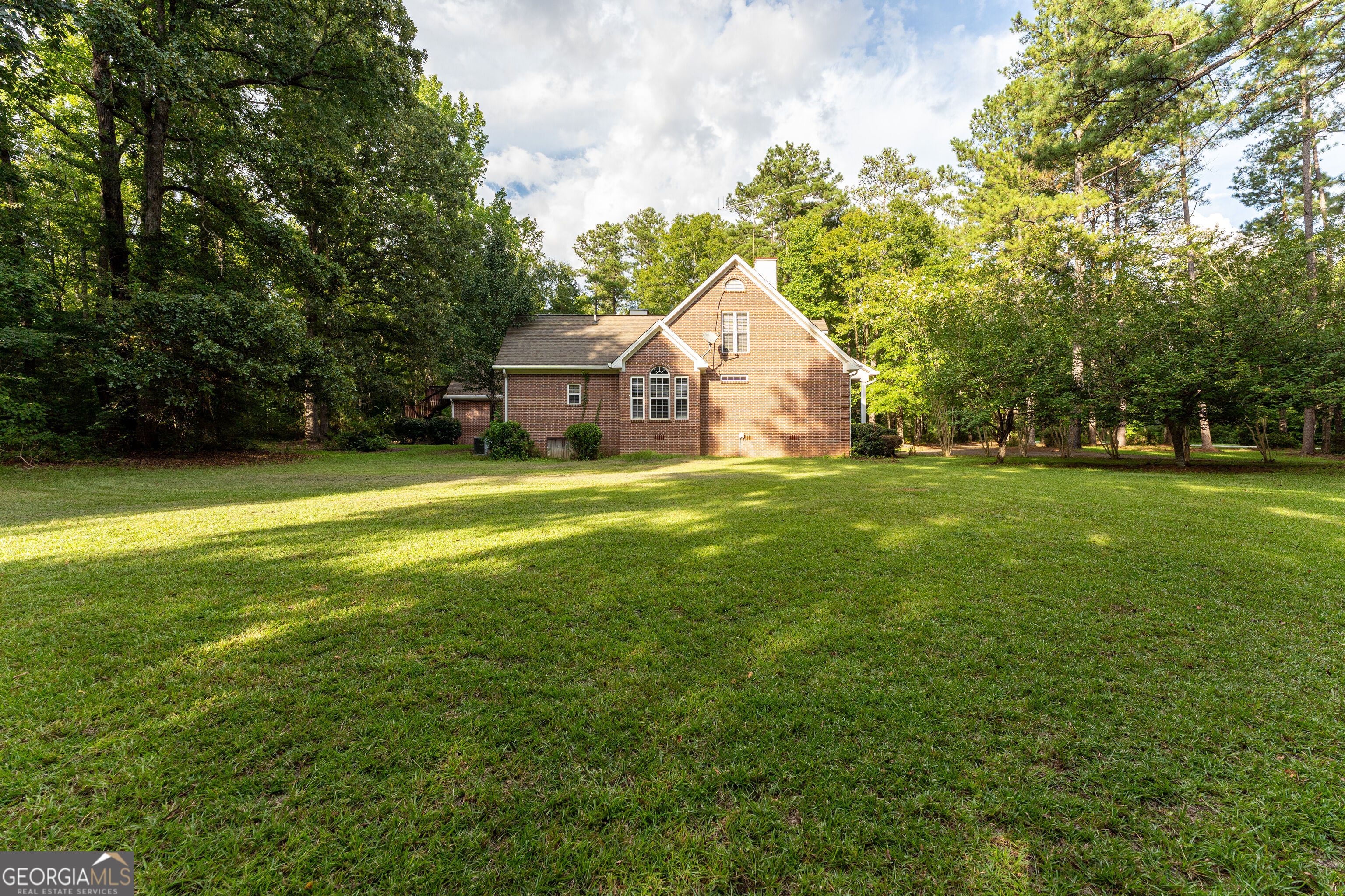 421 Creekside Drive