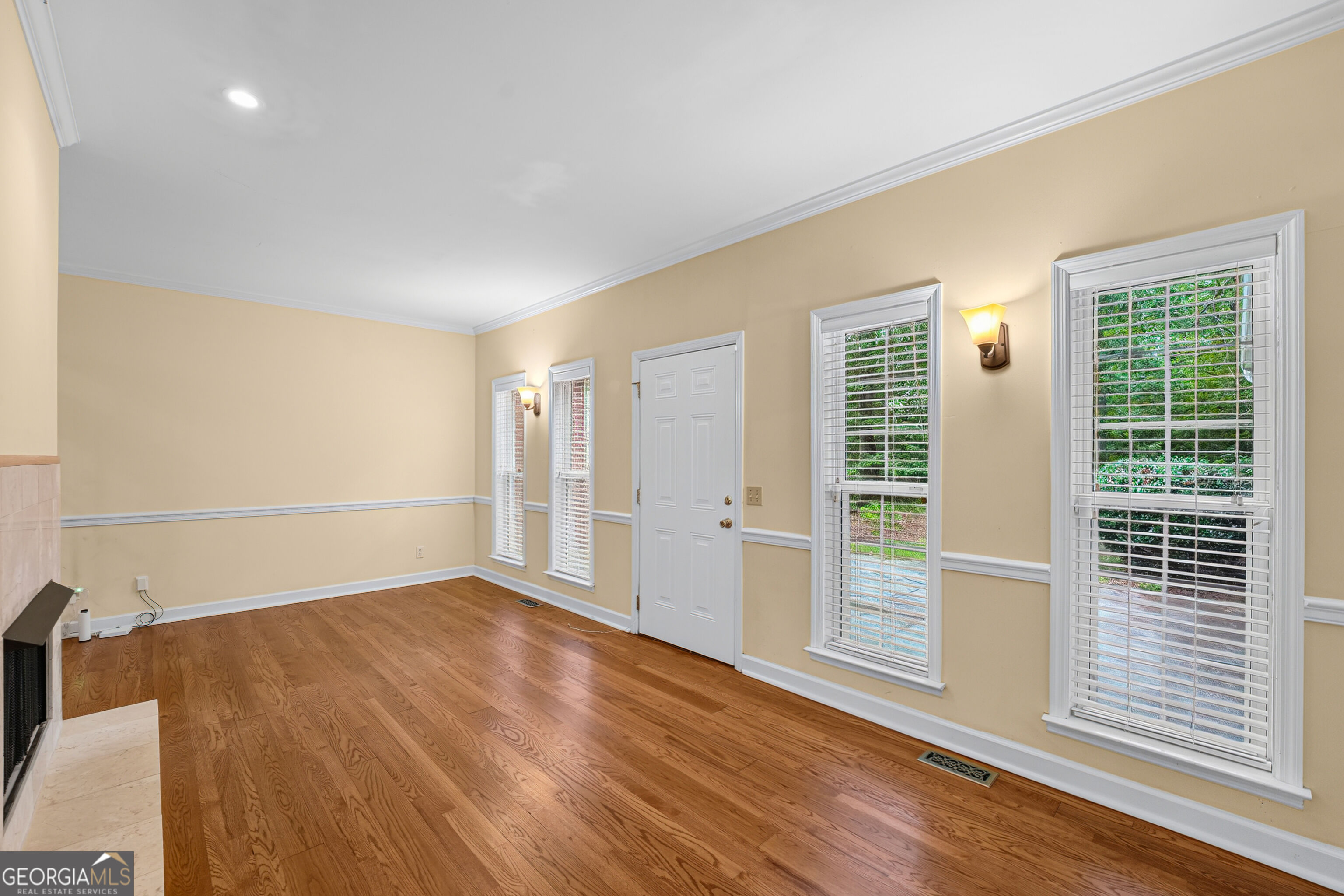 421 Creekside Drive