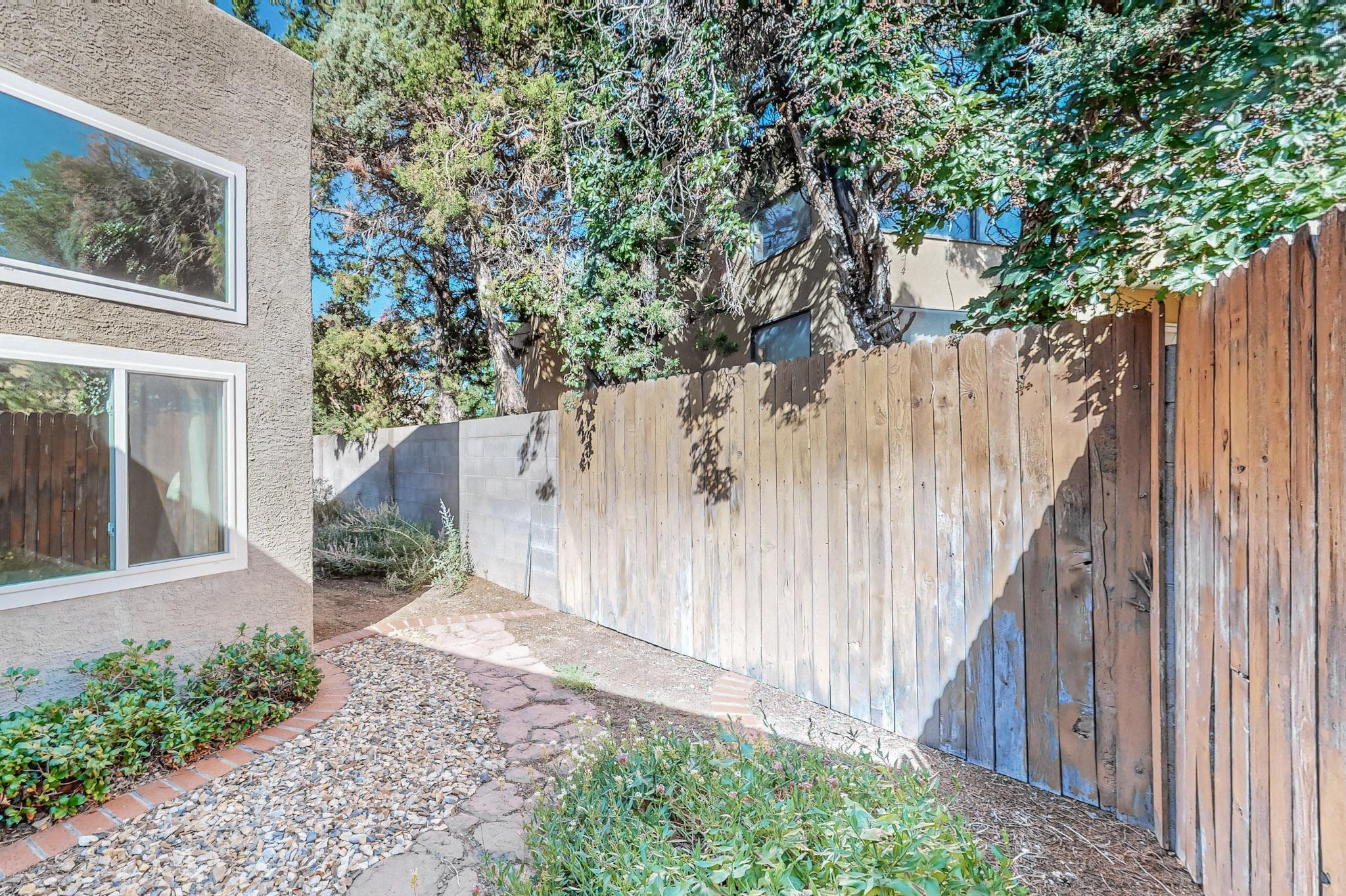 9508 Sierra Vista Court NE