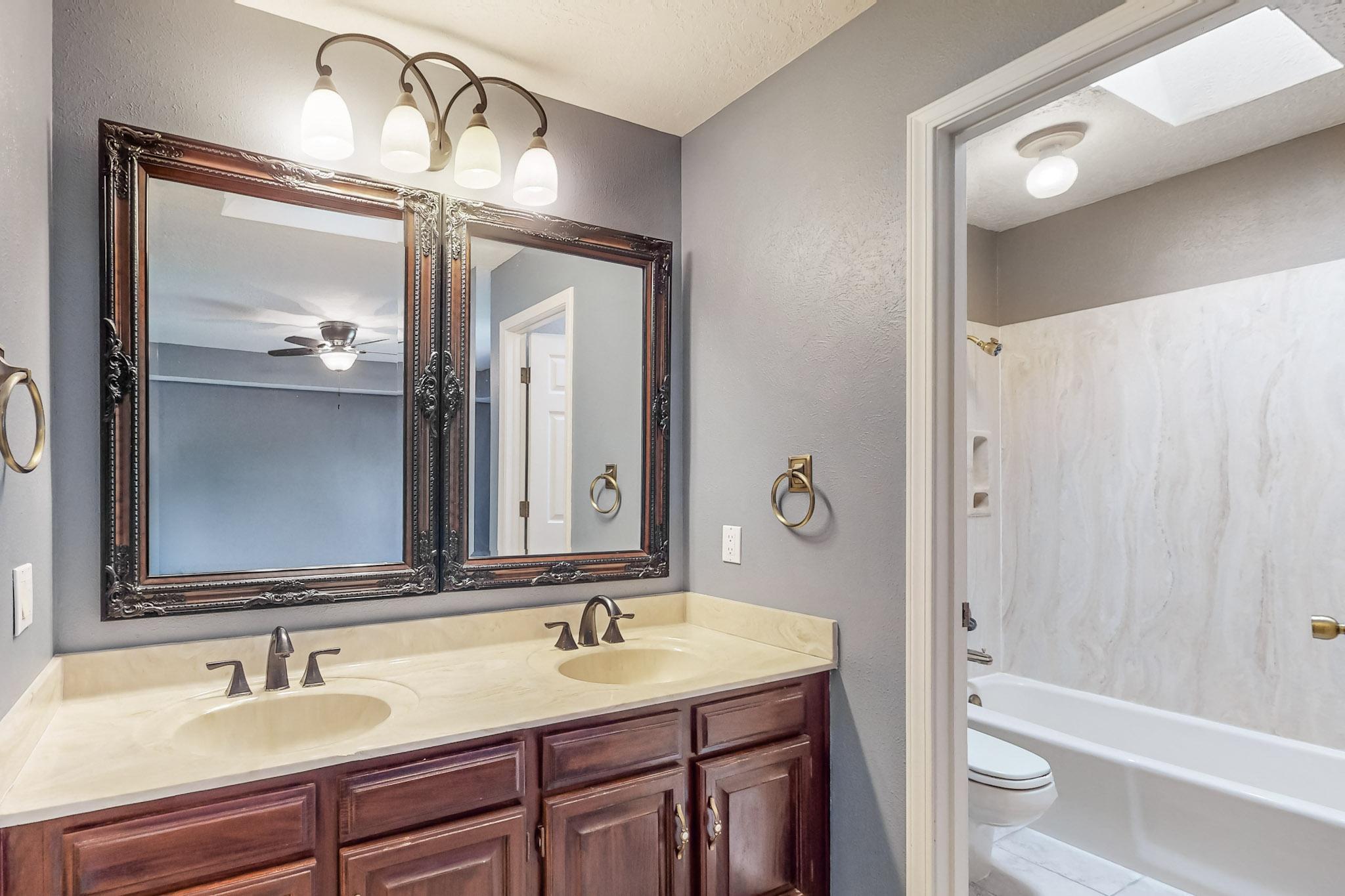 9508 Sierra Vista Court NE