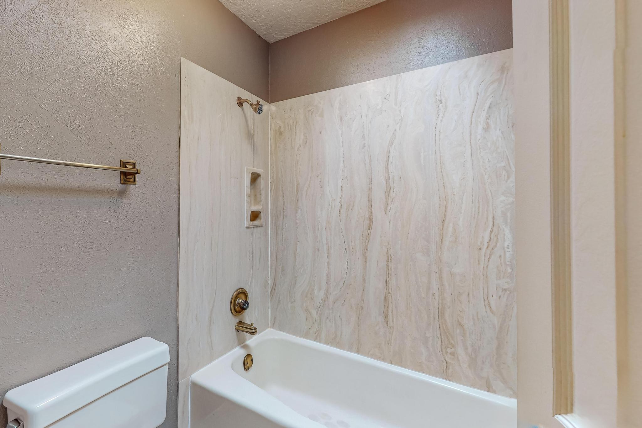 9508 Sierra Vista Court NE