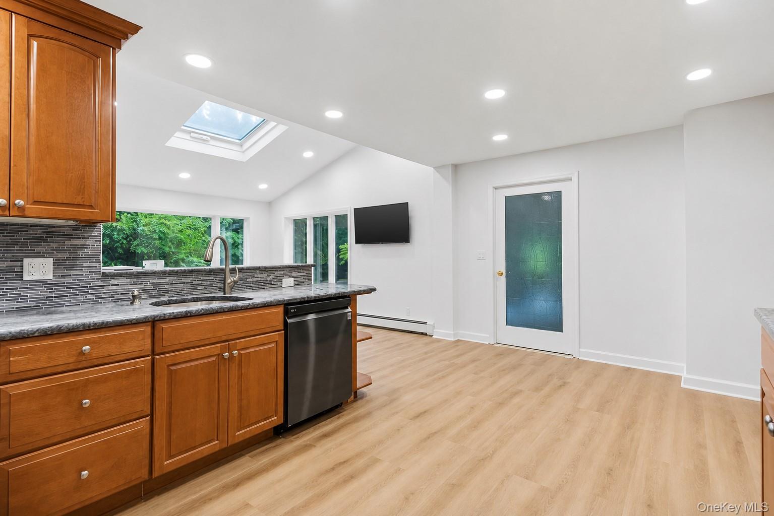 83 Shore Road