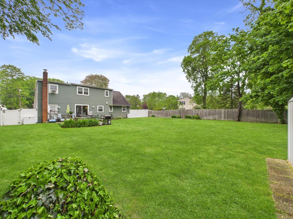 127 Connetquot Road