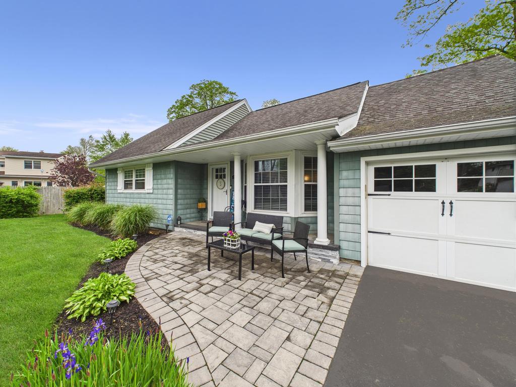 127 Connetquot Road