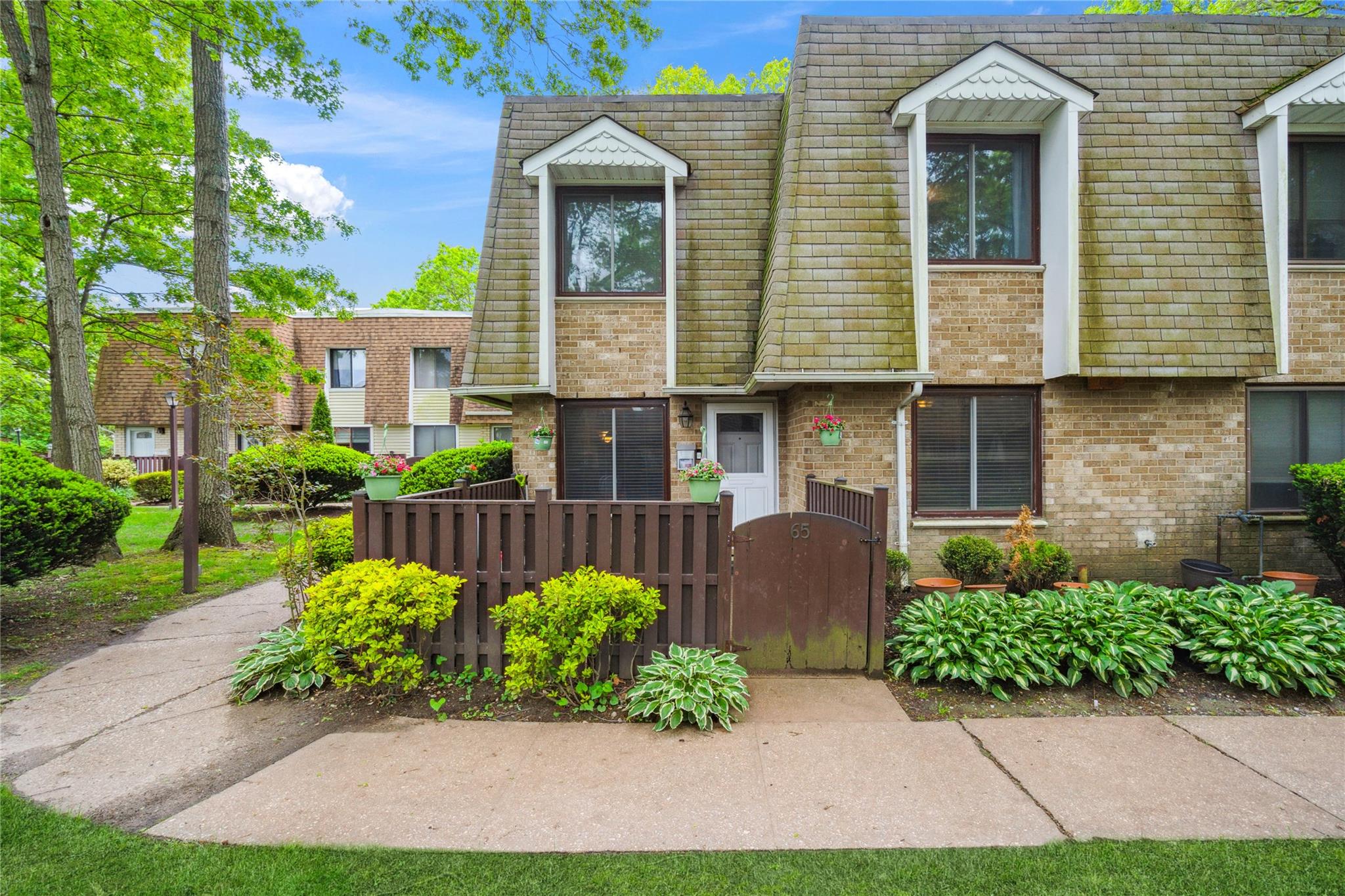 65 Sagamore Hills Drive