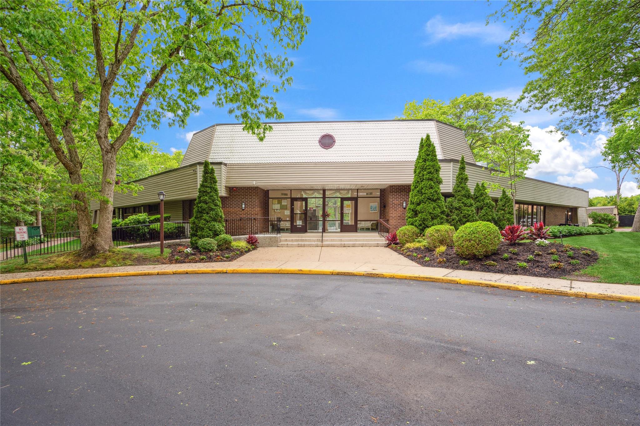 65 Sagamore Hills Drive