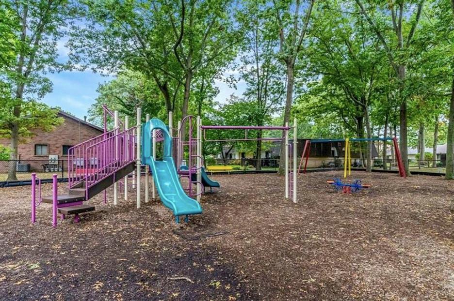 65 Sagamore Hills Drive
