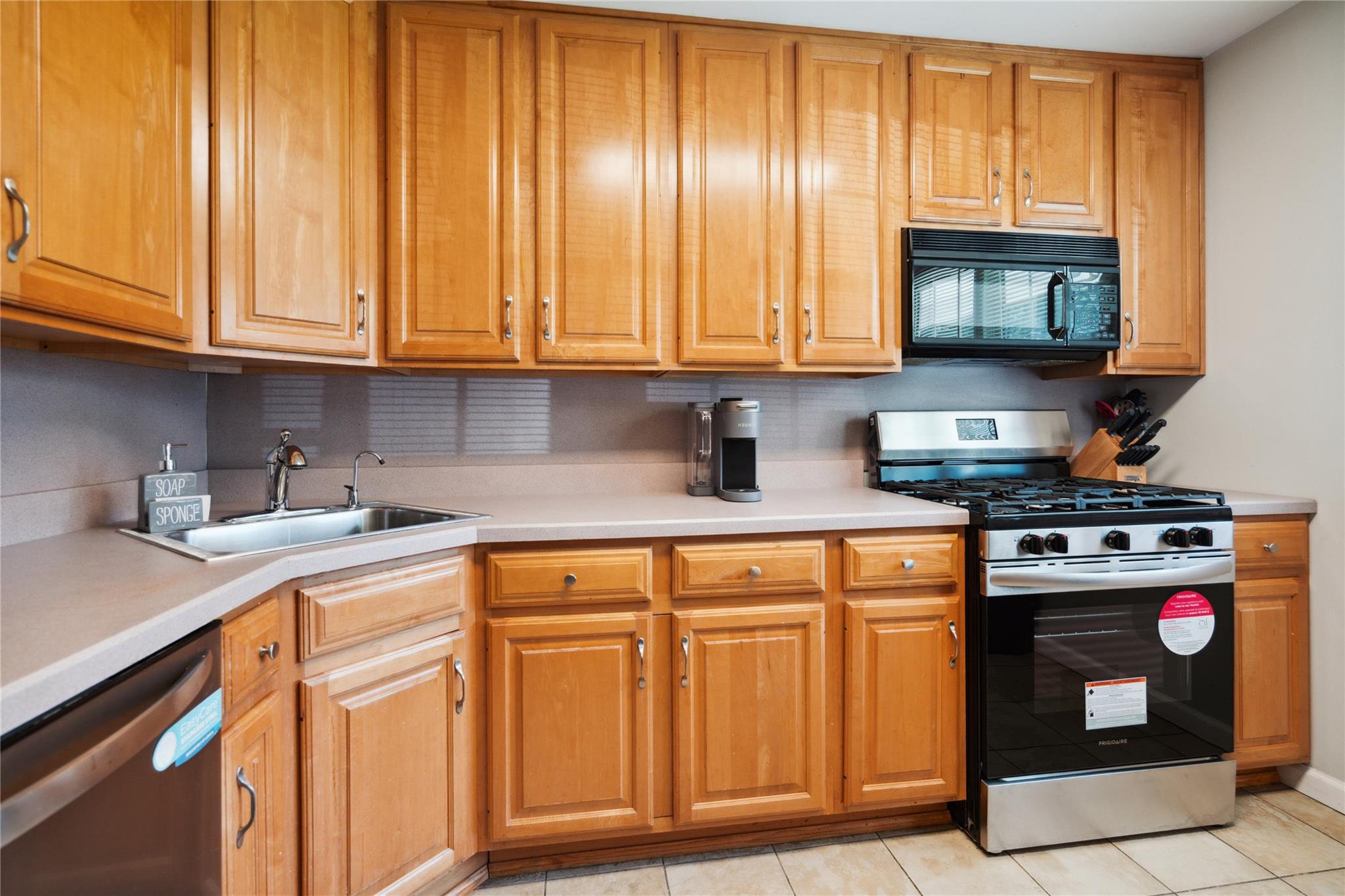 4428 Wilshire Lane Unit: J28
