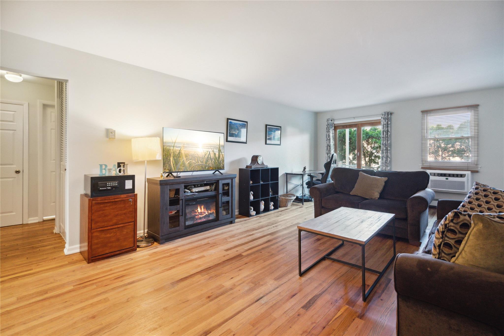 4428 Wilshire Lane Unit: J28