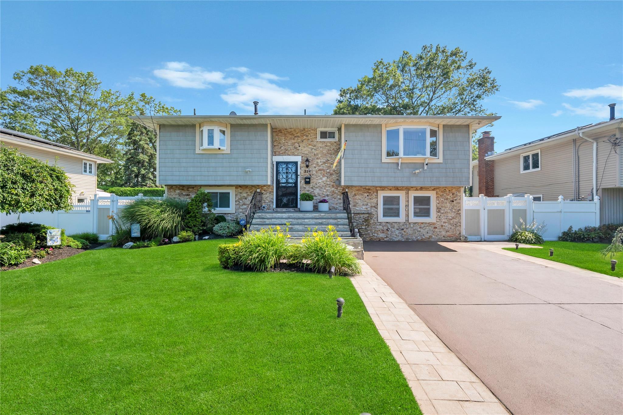 318 Claremont Avenue