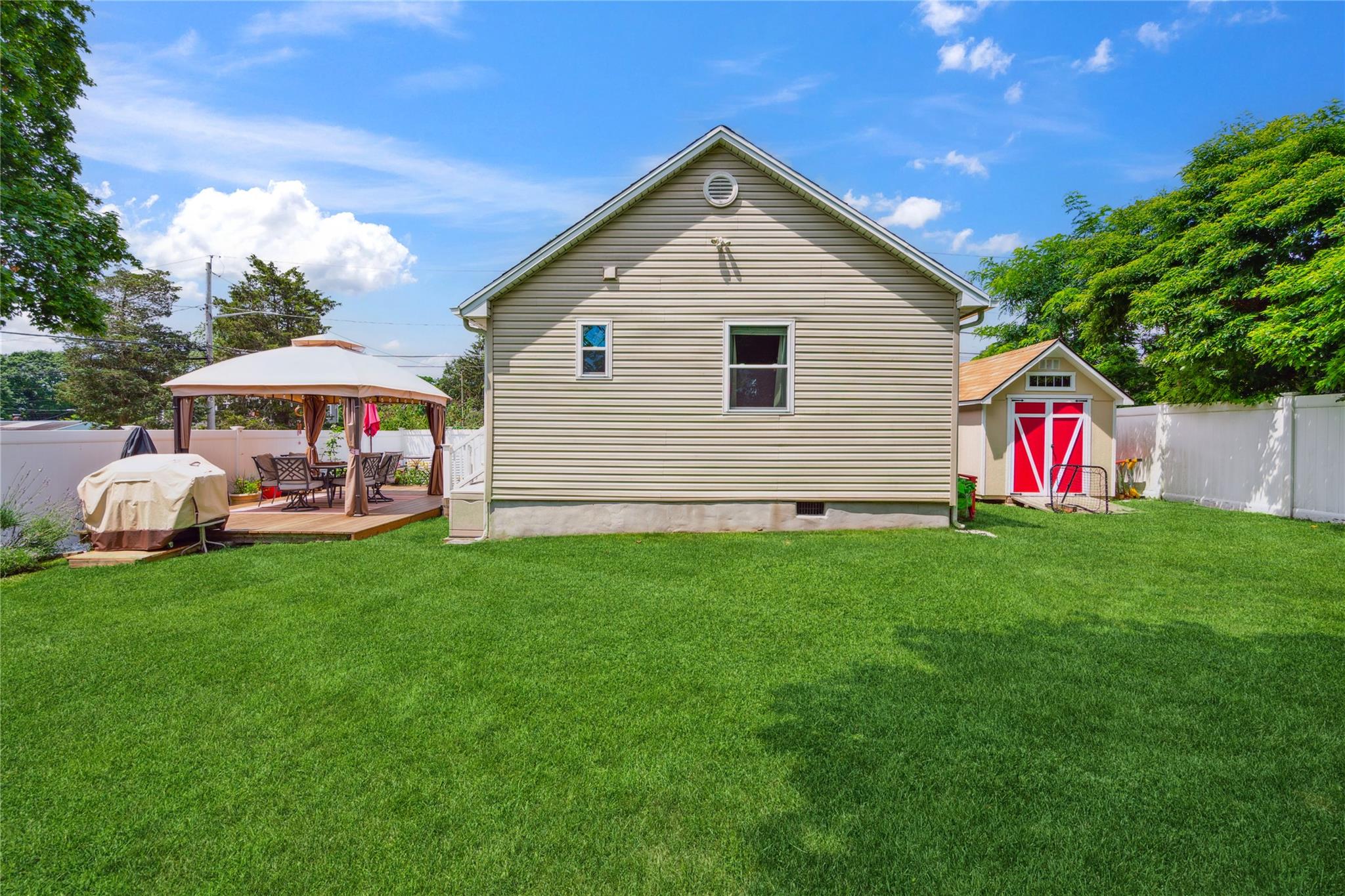 25 Woodycrest Drive