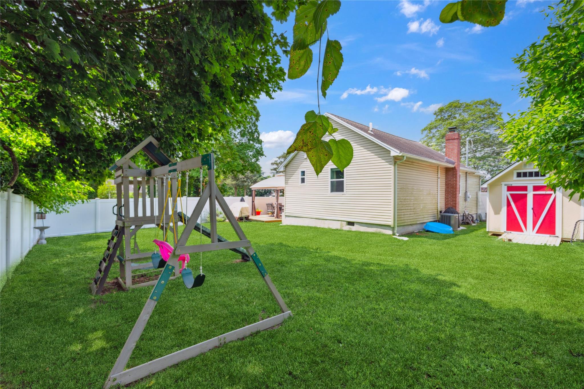 25 Woodycrest Drive