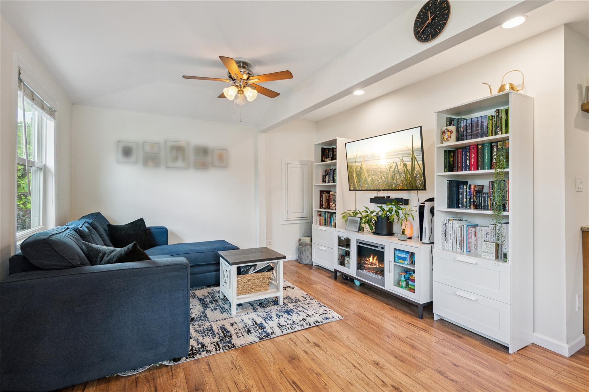 25 Woodycrest Drive