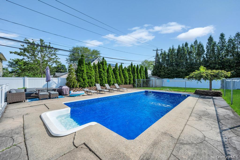 103 Simmons Drive