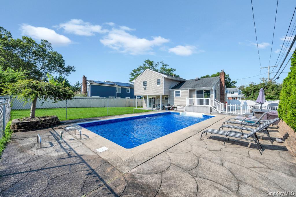 103 Simmons Drive