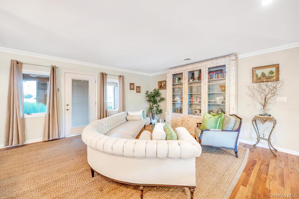 386 Mill Road
