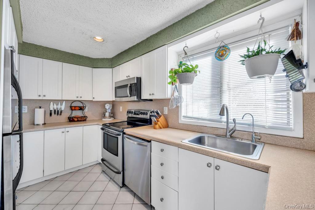 80 Parkway Boulevard