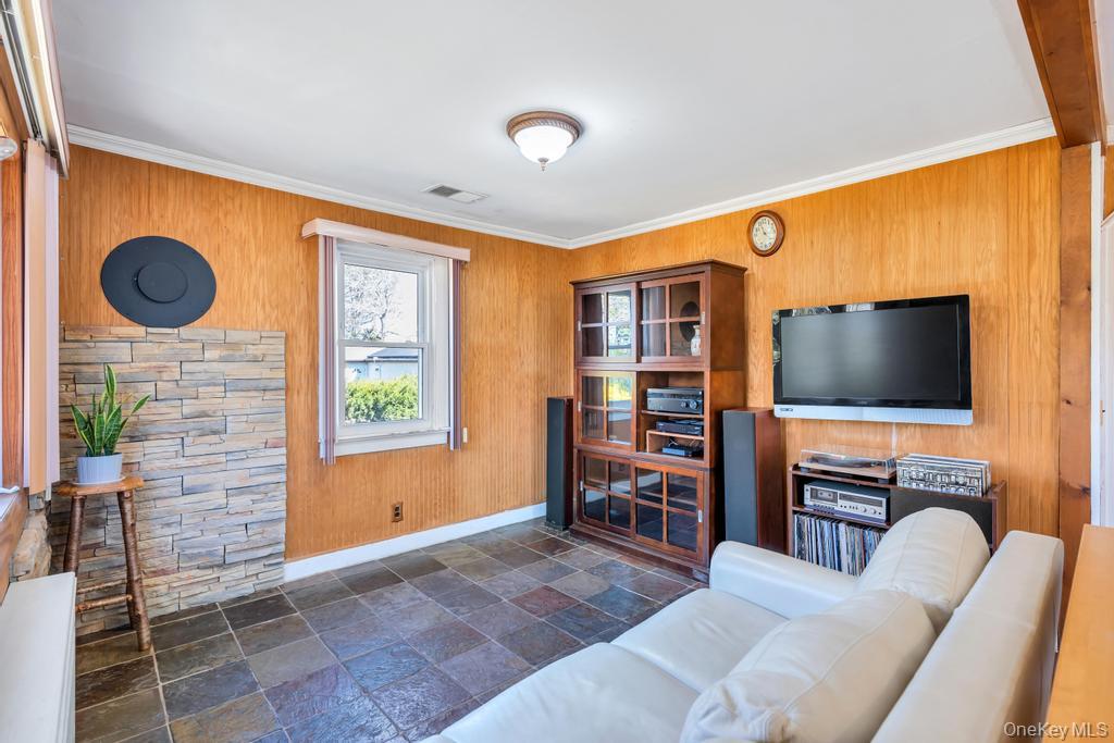 87 Tyler Avenue