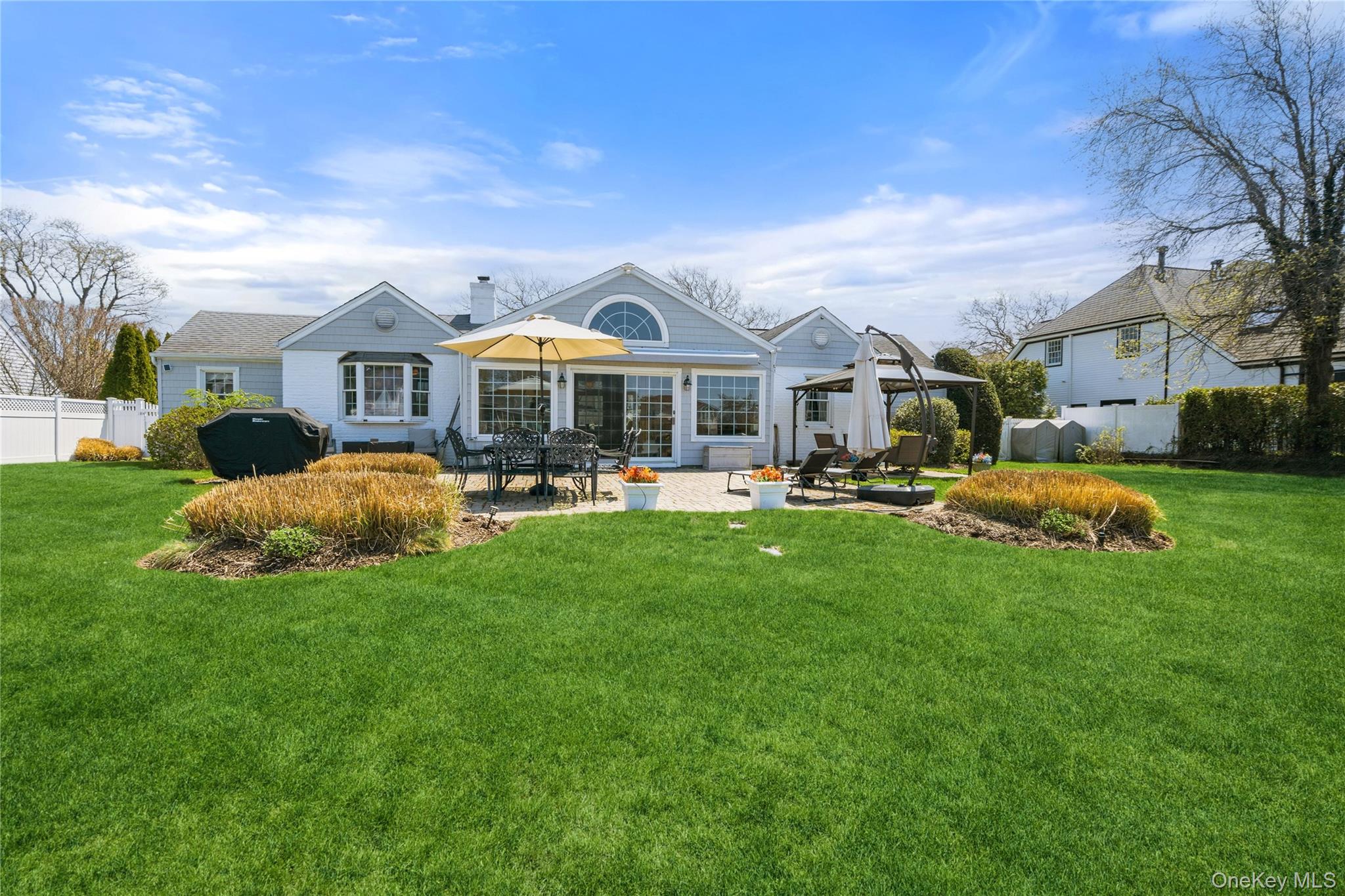 48 Davison Lane E