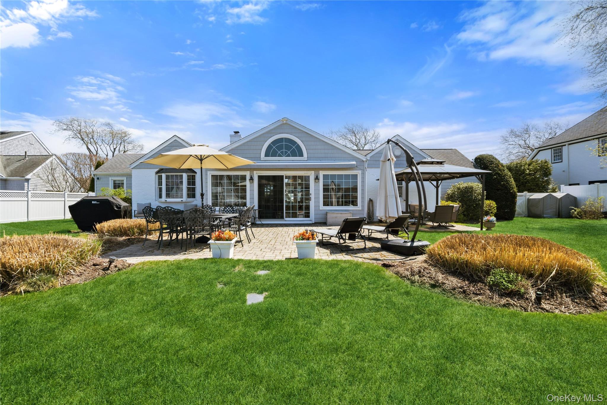 48 Davison Lane E
