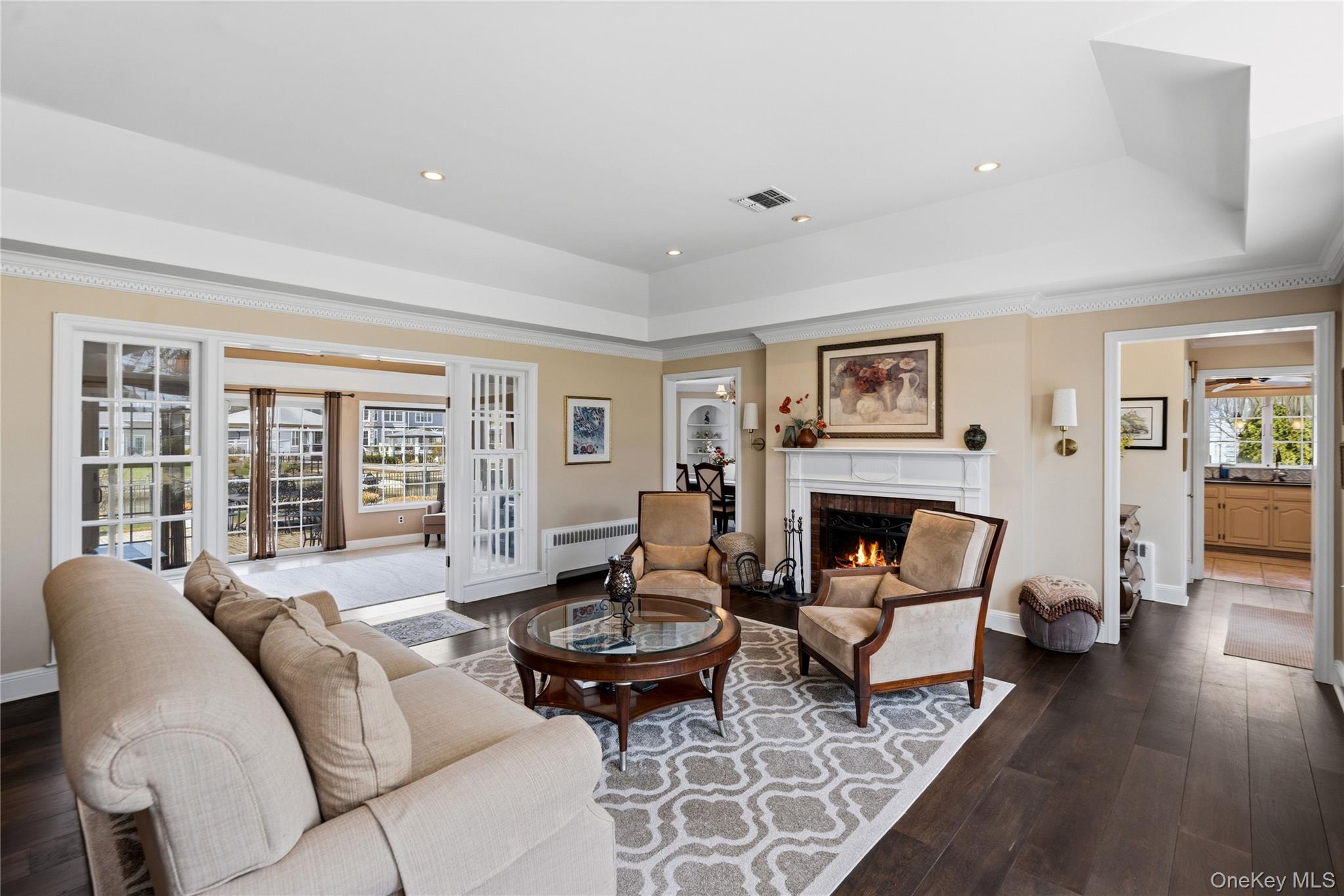 48 Davison Lane E