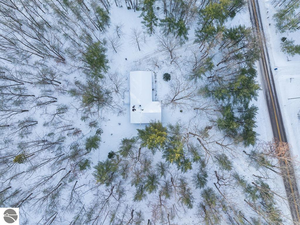 979 Rennie Lake Road