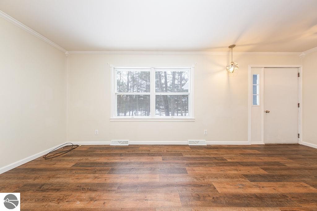 979 Rennie Lake Road